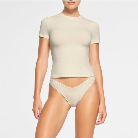 SKIMS COTTON JERSEY TSHIRT T-Shirt BONE XXS NWT - Picture 2 of 6